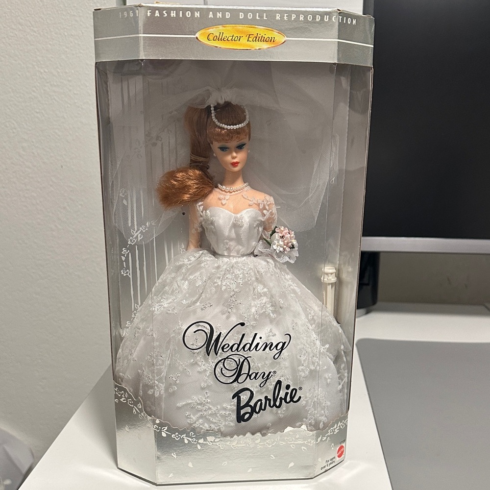 Mattel Wedding Day Barbie 1996 Collectable/special Edition 1961 repro red head